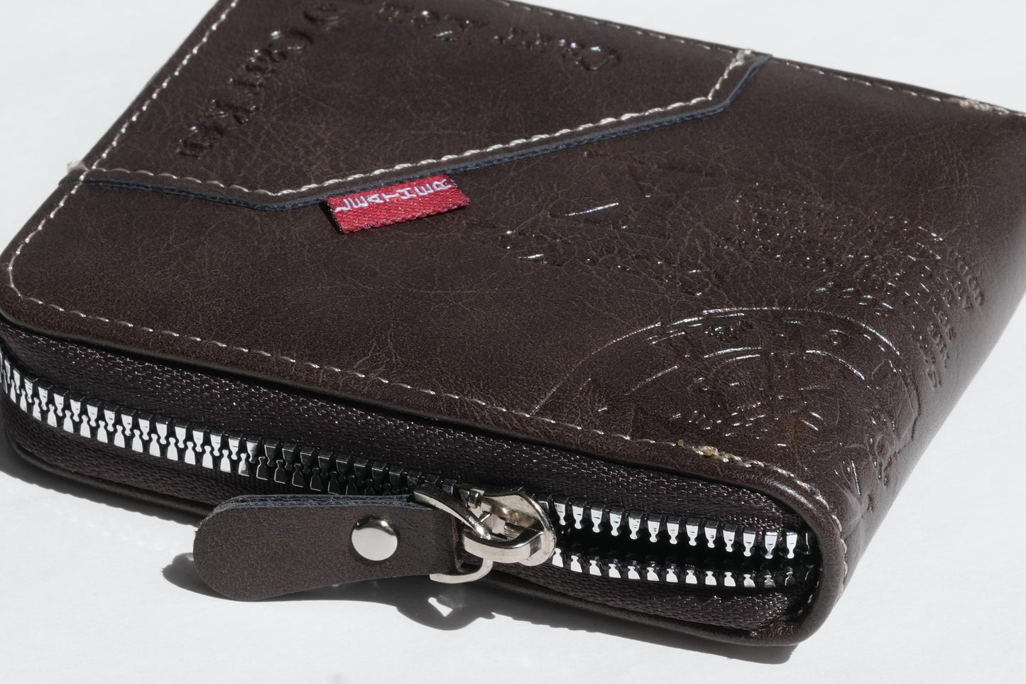 Essential Zipped Wallet – Durable Style in Floater Leather