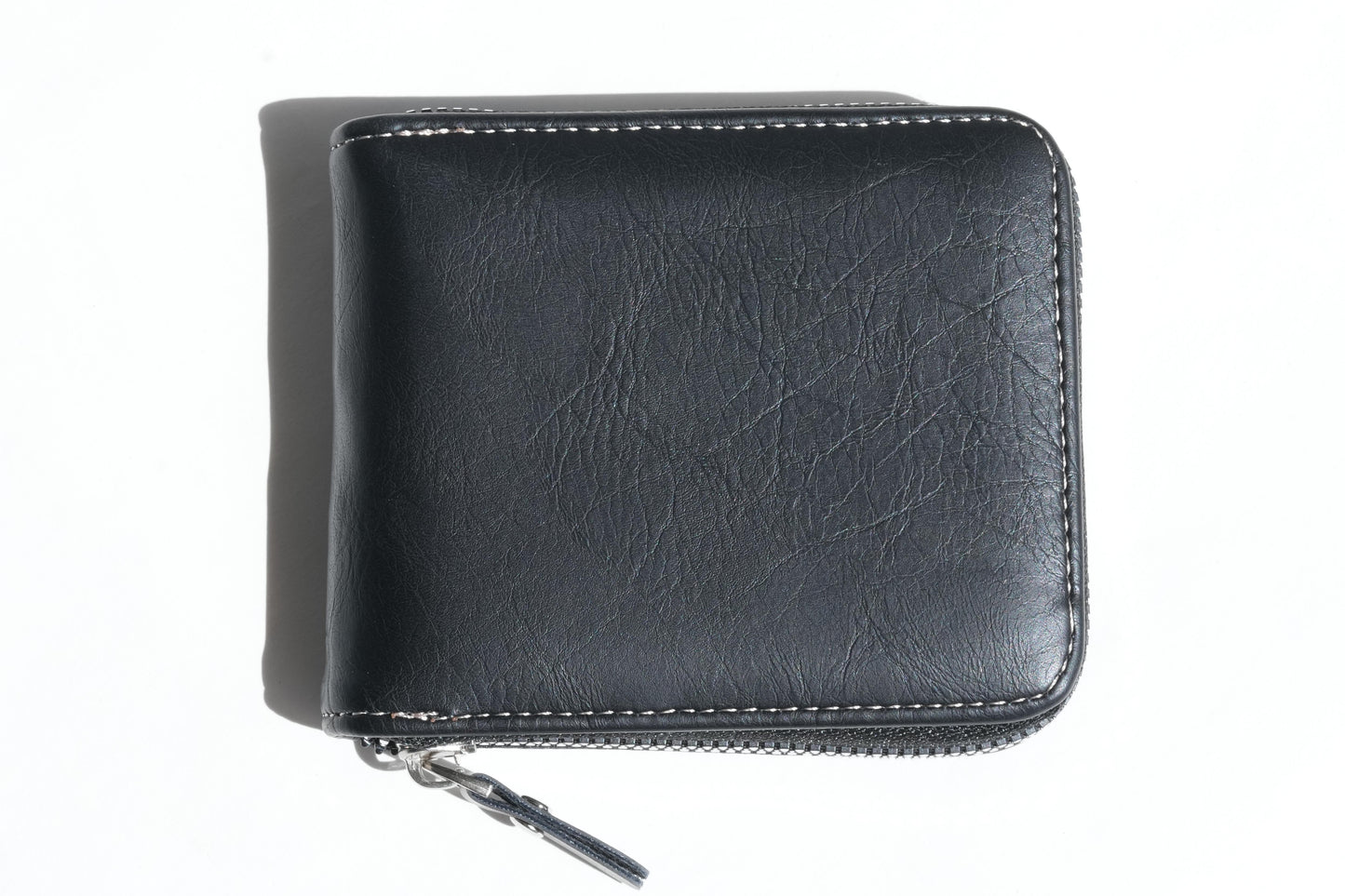Floater Zipped Wallet – Pebbled Elegance, Built to Last